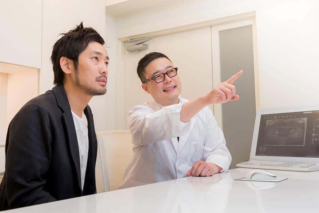 院長　筒井隆史〈大阪のインプラントの名医〉